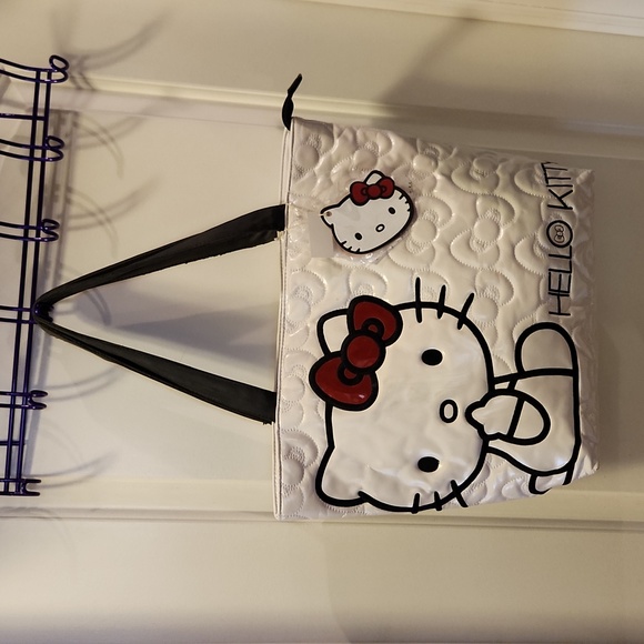 Hello Kitty | Bags | Loungefly Hello Kitty White And Red Quilted Bow ...